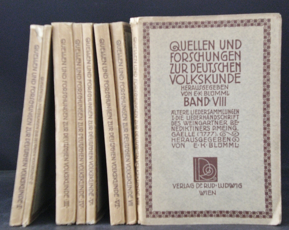 Blumml, Emil Karl: Quellen und Forschungen zur deutsche Volkskunde I-VIII. I: Heitere Volkgesänge aus Tirol. II: Brennenberger Gedichte. III: Die Tiroler Bauernshochzeit. - Sitten, Bräuche, Spruche, Lieder und Tänze mit Singweisen. IV: Zur nordgermnischen Sagengeschichte - kansatiede