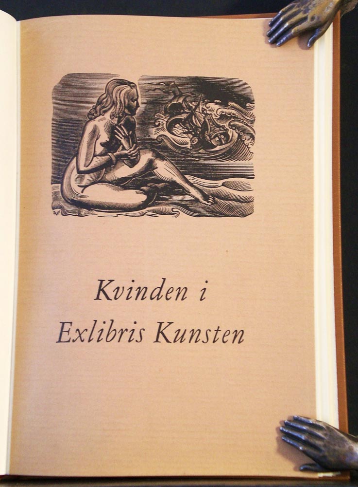 Reumert, Emmerik: Kvinden i Exlibris Kunsten. Women in bookplate design - kirja-ala