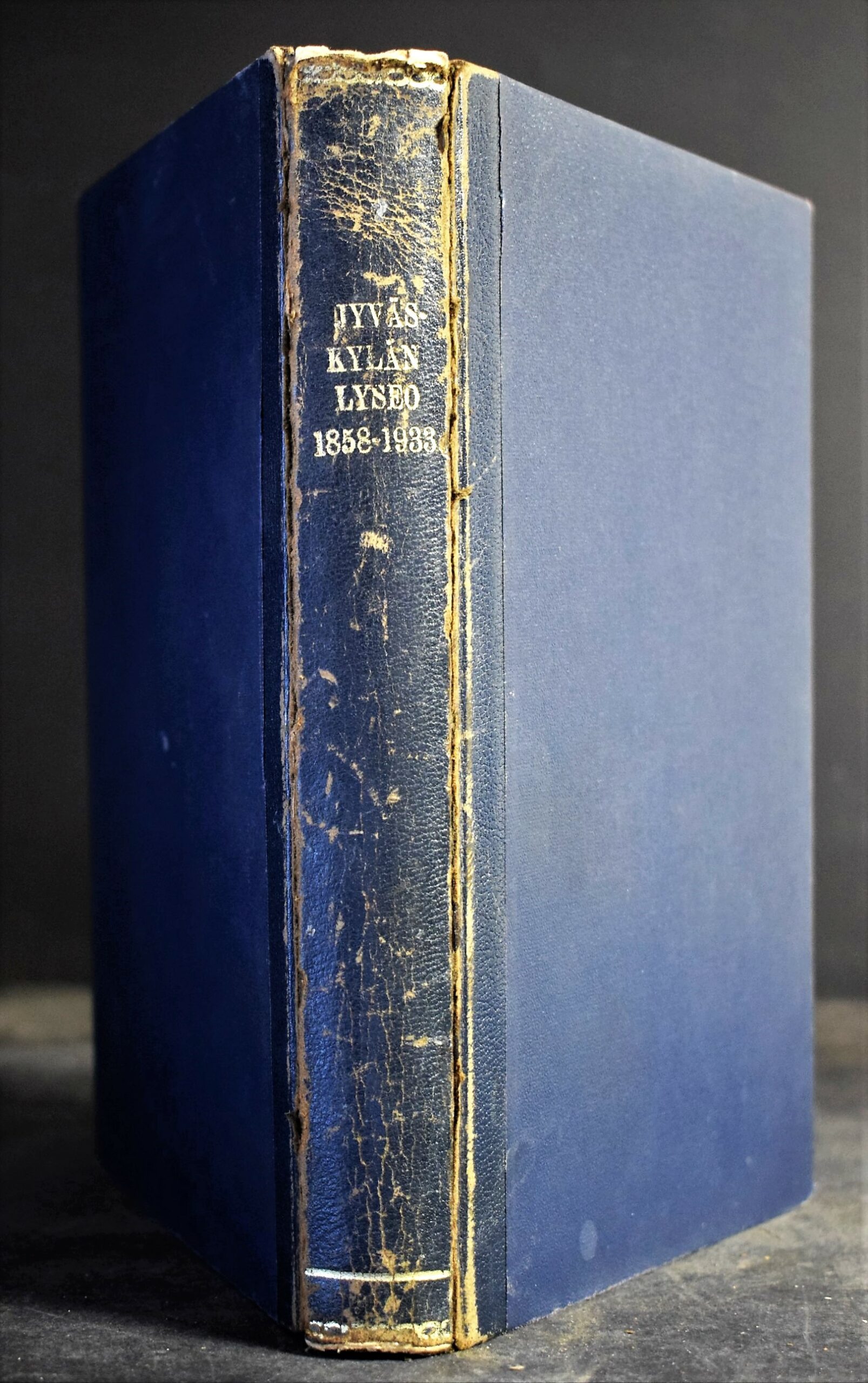 Jyväskylän Lyseo. Historiikkeja, muistelmia, elämäkertoja (1933)