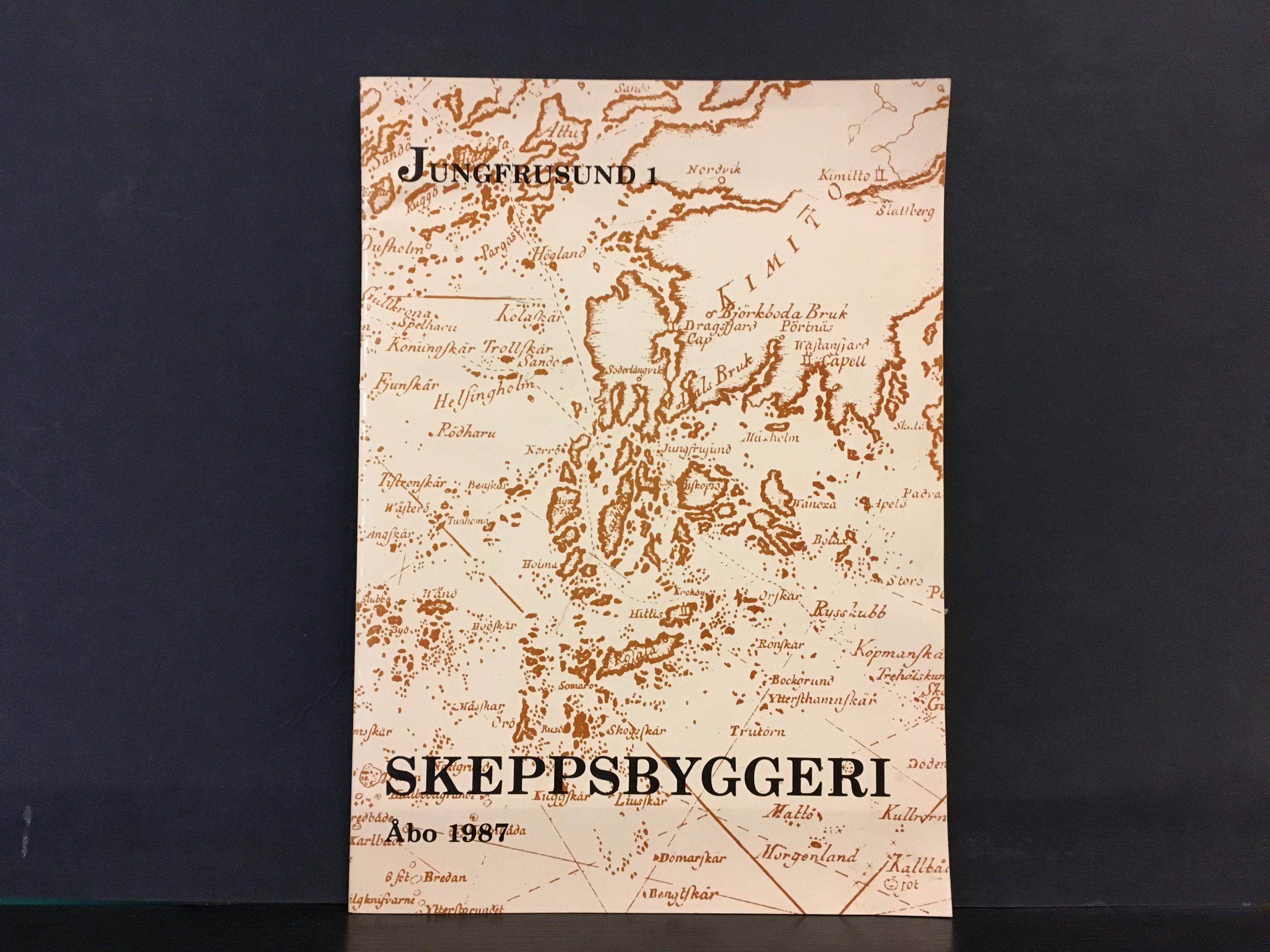 Skeppsbyggeri : ett urval föredrag från ett sjöhistoriskt symposium i Mariehamn 2-4 juni 1983