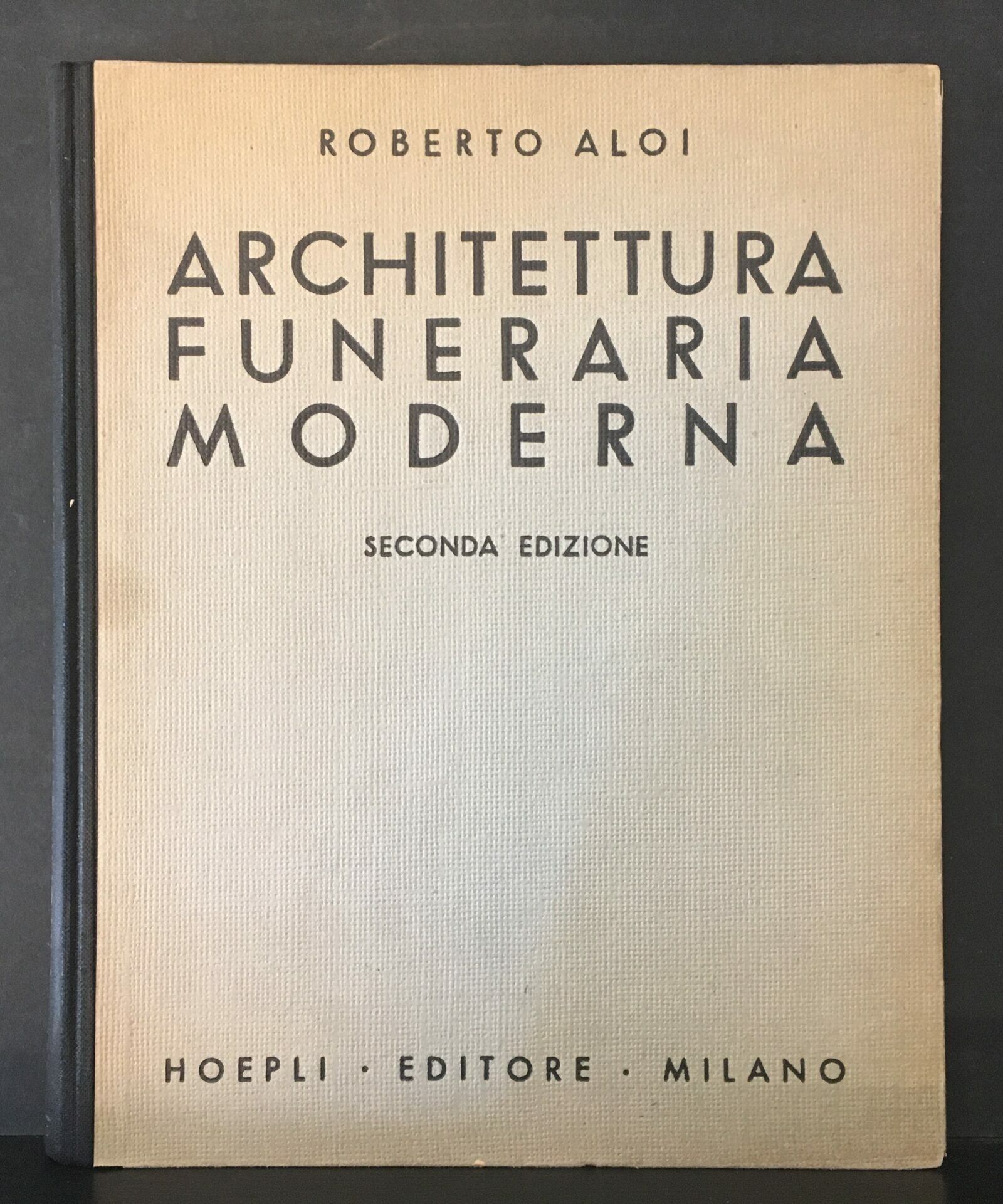 ROBERTO ALOI Architettura funeraria moderna